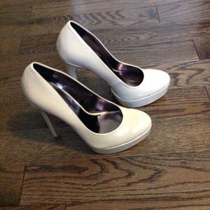 Cathy Jean, NIB, Nude patent 5" heels